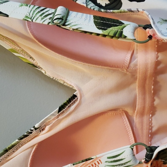 NipTuck NWT Birds and Floral Pattern Swimsuit with Tortoiseshell Ring Detail - Picture 4 of 7